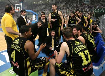 Εμπιστοσύνη στους παίκτες του Αρη και στην ελληνική διαιτησία εξέφρασε ο Ματσόν