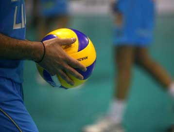 Η αποστολή της Εθνικής ανδρών για Πορτογαλία, ταλαιπωρία των γυναικών στη Σερβία