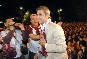 «Ανακωχή» μεταξύ Πηλαδάκη και οργανωμένων οπαδών της Λάρισας