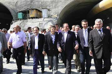 Με αιχμή την Οικονομία η επίθεση του πρωθυπουργού κατά του Γ.Παπανδρέου