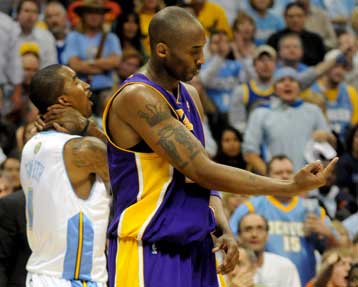 Κόμπι Μπράιαντ και Λέικερς έκαναν το 2-1 στο Ντένβερ