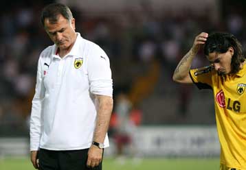 Νίκη στον «τελικό» περιμένει ο Μπάγεβιτς, καλύτερη χαρακτήρισε την ΑΕΛ ο Ουζουνίδης