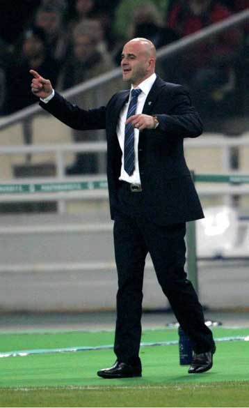 Ο Τιμούρ Κετσπάγια αναλαμβάνει προπονητής στον Ολυμπιακό