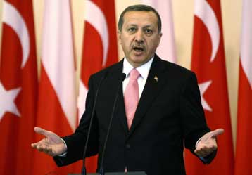 Αντιδρά η αντιπολίτευση στην «αυτοκριτική» του Ερντογάν για τις μειονότητες