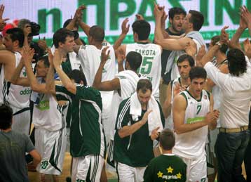 «Τριφύλλι» για… triple crown μετά το 2-0 επί του Ολυμπιακού στον 2ο τελικό της Α1