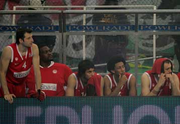 Επεισόδια στου Ρέντη από 150 οπαδούς του Ολυμπιακού