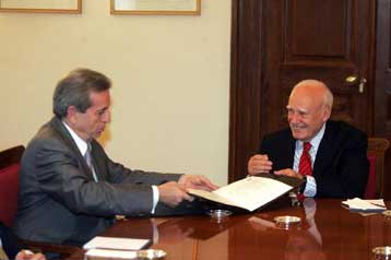 Τη Χάρτα κατά του καπνίσματος υπέγραψε ο Κάρολος Παπούλιας