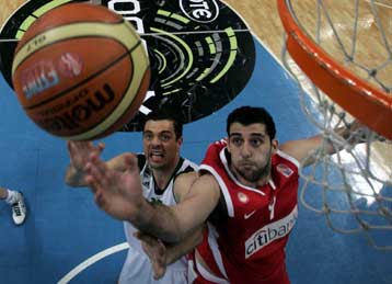 Οριστικά Πέμπτη στις 22:30 ο 3ος «αιώνιος» τελικός