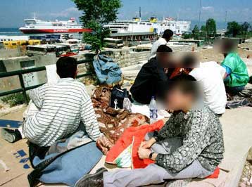 Φαινόμενα αστυνομικής βίας κατά μεταναστών στην Πάτρα καταγγέλλει ο ΣΥΡΙΖΑ