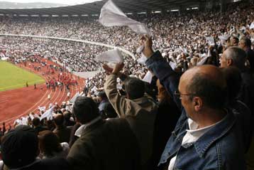 Ογκώδης διαδήλωση της αντιπολίτευσης κατά του Μ.Σαακασβίλι