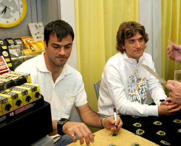 Διαπραγματεύσεις της ΑΕΚ με Σάχα και Πελετιέρι, δύσκολη η παραμονή του δεύτερου