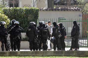 Εγκρίνουν οι Γάλλοι την έρευνα σε μαθητές ύποπτους για εισαγωγή όπλων στα σχολεία