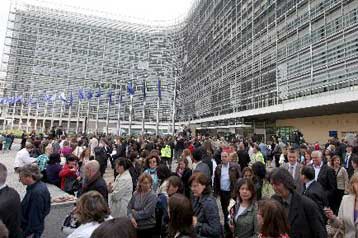 Εκκενώθηκε ξανά η έδρα της Ευρωπαϊκής Επιτροπής στις Βρυξέλλες