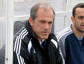 Κάτανετς και Σταθόπουλος υποψήφιοι για τον Αστέρα