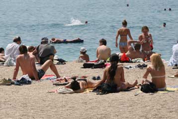 «Γαλάζια σημαία» σε 416 ακτές και μαρίνες σε όλη την Ελλάδα