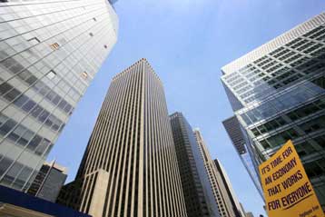 Αυξάνονται τα κέρδη των τραπεζών αλλά και τα προβληματικά ιδρύματα