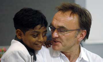 Νέο σπίτι για τον μικρό πρωταγωνιστή του «Slumdog Millionaire» αγόρασε ο Ντ.Μπόιλ