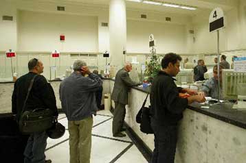 «Σπάνε» τα ασφαλιστήρια συμβόλαια λόγω της κρίσης