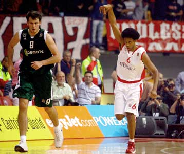 Φιλί ζωής για τον Ολυμπιακό, 74-70 τον Παναθηναϊκό