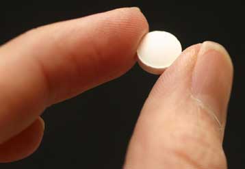 Υπό αμφισβήτηση η πρόληψη εμφραγμάτων και εγκεφαλικών με την ασπιρίνη