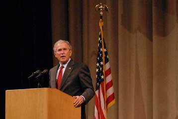 Υπεραμύνθηκε των ανακρίσεων επί προεδρίας του ο Τζορτζ Μπους