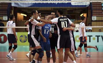 Η εθνική βόλεϊ ανδρών νίκησε 3-2 τη Ρουμανία και εξακολουθεί να ελπίζει