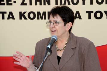 Μαζί η πάλη για φυσικό και εργασιακό περιβάλλον, λέει η Αλέκα Παπαρήγα