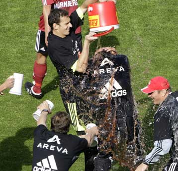 Στην bundesliga ανεβαίνει η Νυρεμβέργη, υποβιβάζεται η Κότμπους