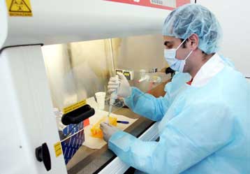 Επιβεβαιώθηκε και τρίτο κρούσμα της νέας γρίπης στη χώρα