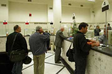 Εξάμηνη παράταση στις τράπεζες για την απορρόφηση 1,2 δισ. ευρώ