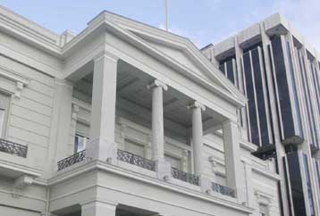 Κόντρα κυβέρνησης-αντιπολίτευσης για την φυγή του δεύτερου στελέχους της Siemens