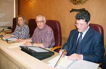 Μνημόνιο Συνεργασίας για απορρόφηση 20.000 ανέργων στους ΟΤΑ