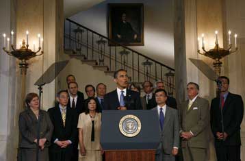 Θα βοηθήσουμε τη GM να ξανασταθεί στα πόδια της, διαβεβαιώνει ο Ομπάμα