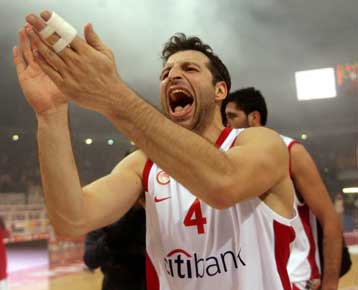 Στην αποστολή του Ολυμπιακού ο Θοδωρής Παπαλουκάς