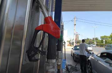 Το 1 ευρώ πλησίασε η μέση τιμή της αμόλυβδης βενζίνης