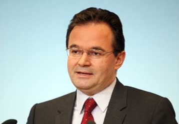 Αγωγή Παπακωνσταντίνου κατά εφημερίδας για δημοσίευμα σχετικά με τη Siemens