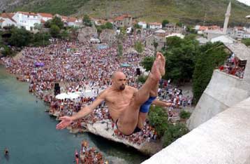 Στα τέλη Ιουλίου ο 443ος αγώνας βουτιάς στην πόλη Μόσταρ της Βοσνίας