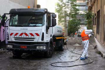 Επιχείρηση καθαρισμού στον περιβάλλοντα χώρο του πρώην Εφετείου Αθηνών
