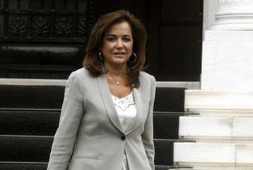 Σε αργοπορία υπαλλήλων αποδίδει η Ντ.Μπακογιάννη την καθυστέρηση του τηλεγραφήματος