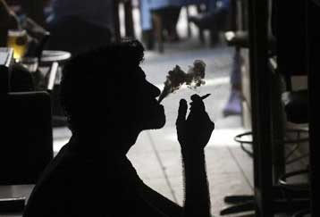 Απαγόρευση καπνίσματος σε όλο το Δημόσιο από την 1η Ιουλίου