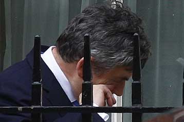 Ακροβατεί ο Γκόρντον Μπράουν αντιμέτωπος με ανταρσία Εργατικών βουλευτών