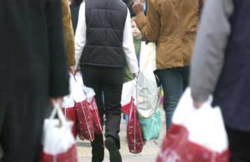 Μείωση 15% στον τζίρο των εμπορικών επιχειρήσεων το α΄τρίμηνο