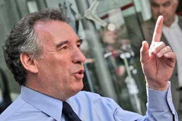 Πώς η βαρετή προεκλογική εκστρατεία στη Γαλλία απέκτησε ξαφνικά ενδιαφέρον