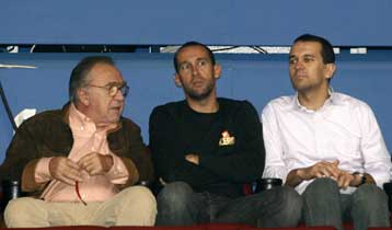 Οι Αγγελόπουλοι μπαίνουν και στην ΠΑΕ Ολυμπιακός