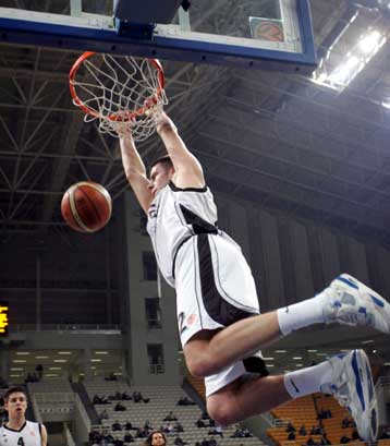 Ο Βελίτσκοβιτς απορρίπτει τον Ολυμπιακό λόγω χρώματος, προσιτός ο Τζάαμπερ