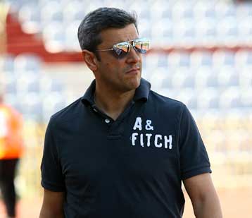 «Έκλεισε» τον Ντίκα η Λάρισα και εξακολουθεί να «παλεύει» για Ουμίτ Καράν