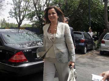 Επίθεση με σκοπιμότητα βλέπει εναντίον της η Ντ.Μπακογιάννη