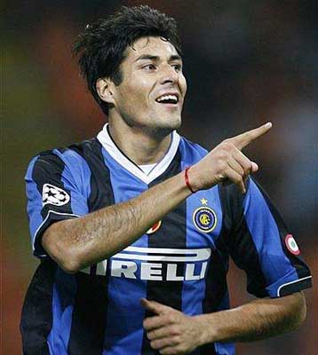 Ο Παναθηναϊκός κοιτάζει Κρουζ και Ρικάρντο Ολιβέιρα