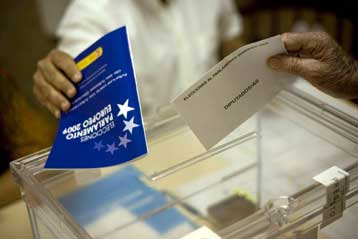 Δεξιά στροφή και αποχή-ρεκόρ καταγράφονται στην Ευρώπη