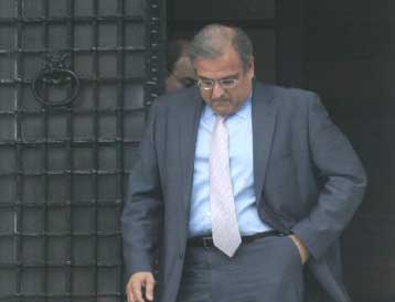 Ηχηρό το μήνυμα, αλλά δεν αλλάζουμε οικονομική πολιτική, τονίζει ο Γ.Παπαθανασίου